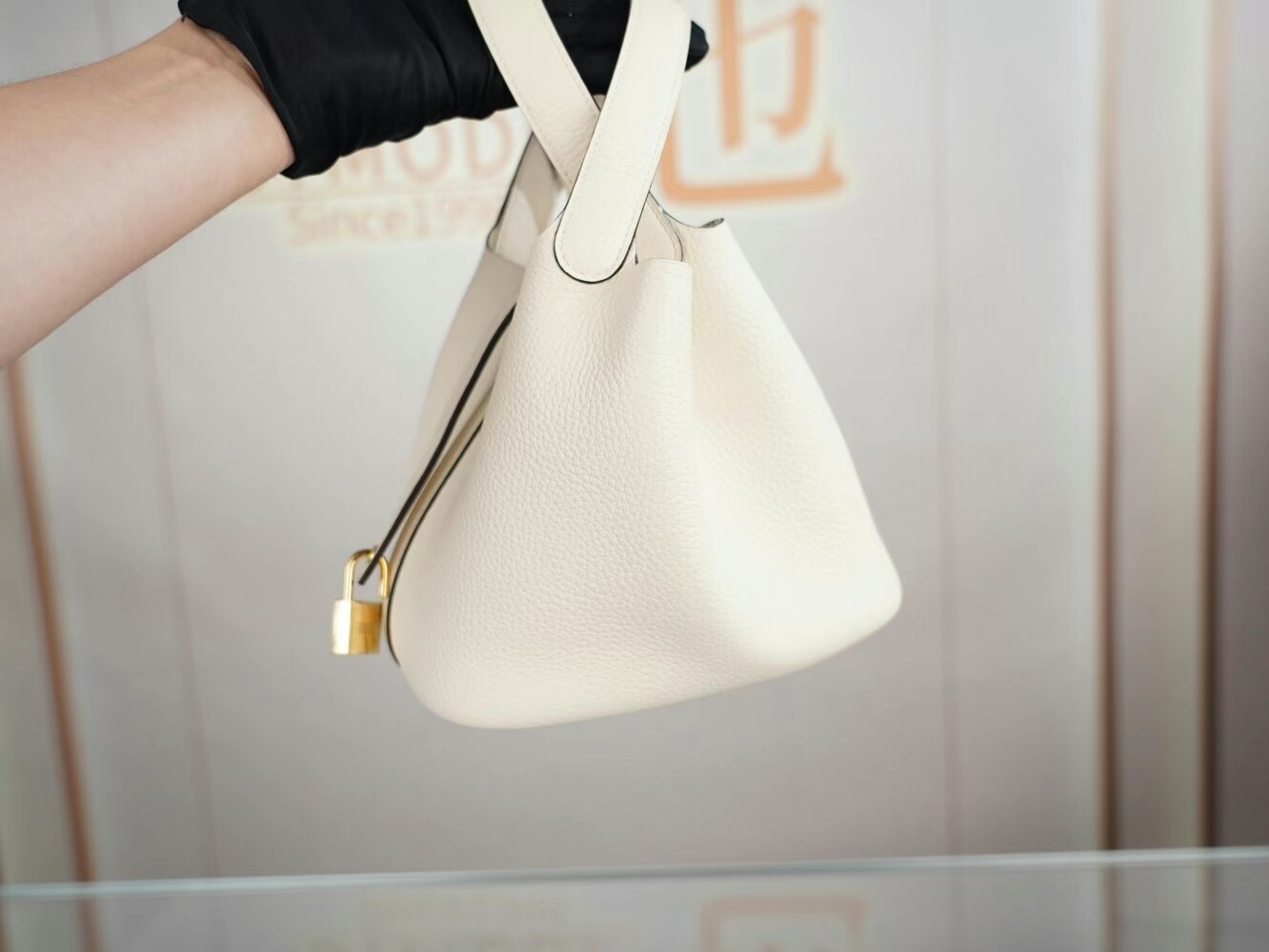 爱马仕水桶包定制 Hermes Picotin Lock18CM I2奶油白NataTC皮 金扣