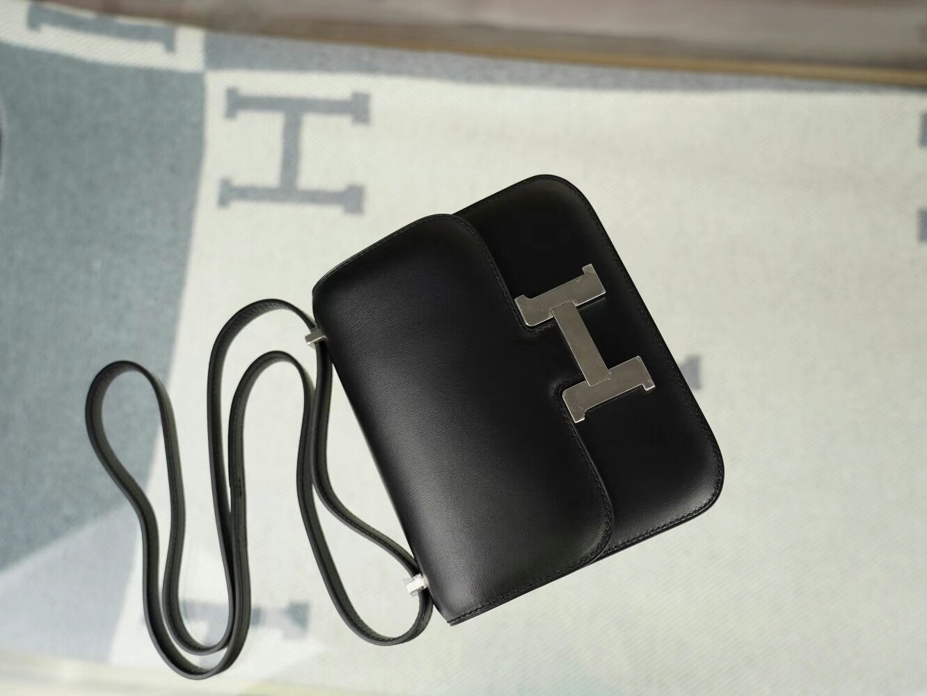 水也名品 Hermes Constance 18CM 89黑色Box光面小牛皮康斯坦包 银扣