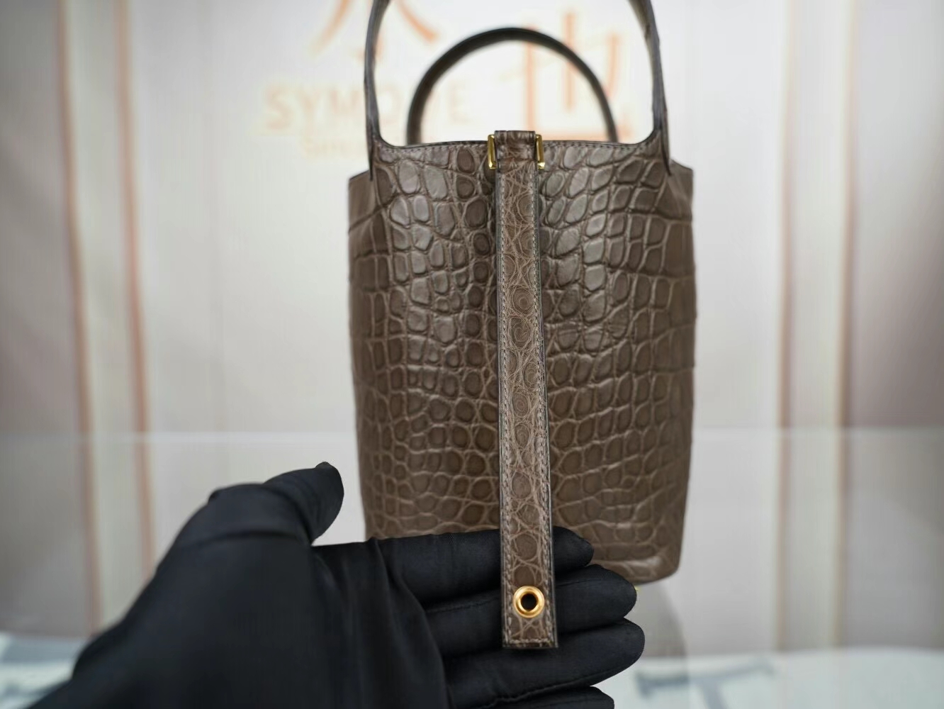 爱马仕Hermes Picotin Lock18CM CC46乌木色雾面方块鳄鱼皮菜篮子包 金扣