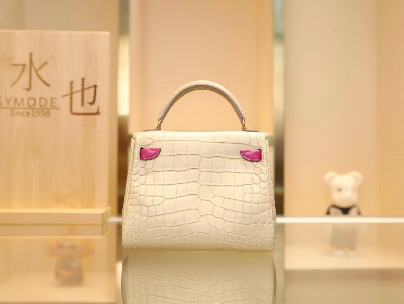 爱马仕Hermes Kelly Doll 16CM 8L冰川白拼L3玫粉色雾面方块鳄鱼皮凯莉娃娃包