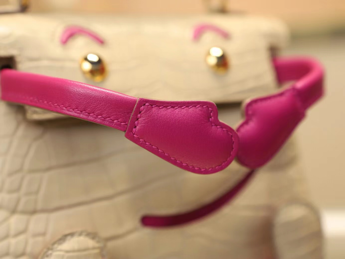 爱马仕Hermes Kelly Doll 16CM 8L冰川白拼L3玫粉色雾面方块鳄鱼皮凯莉娃娃包