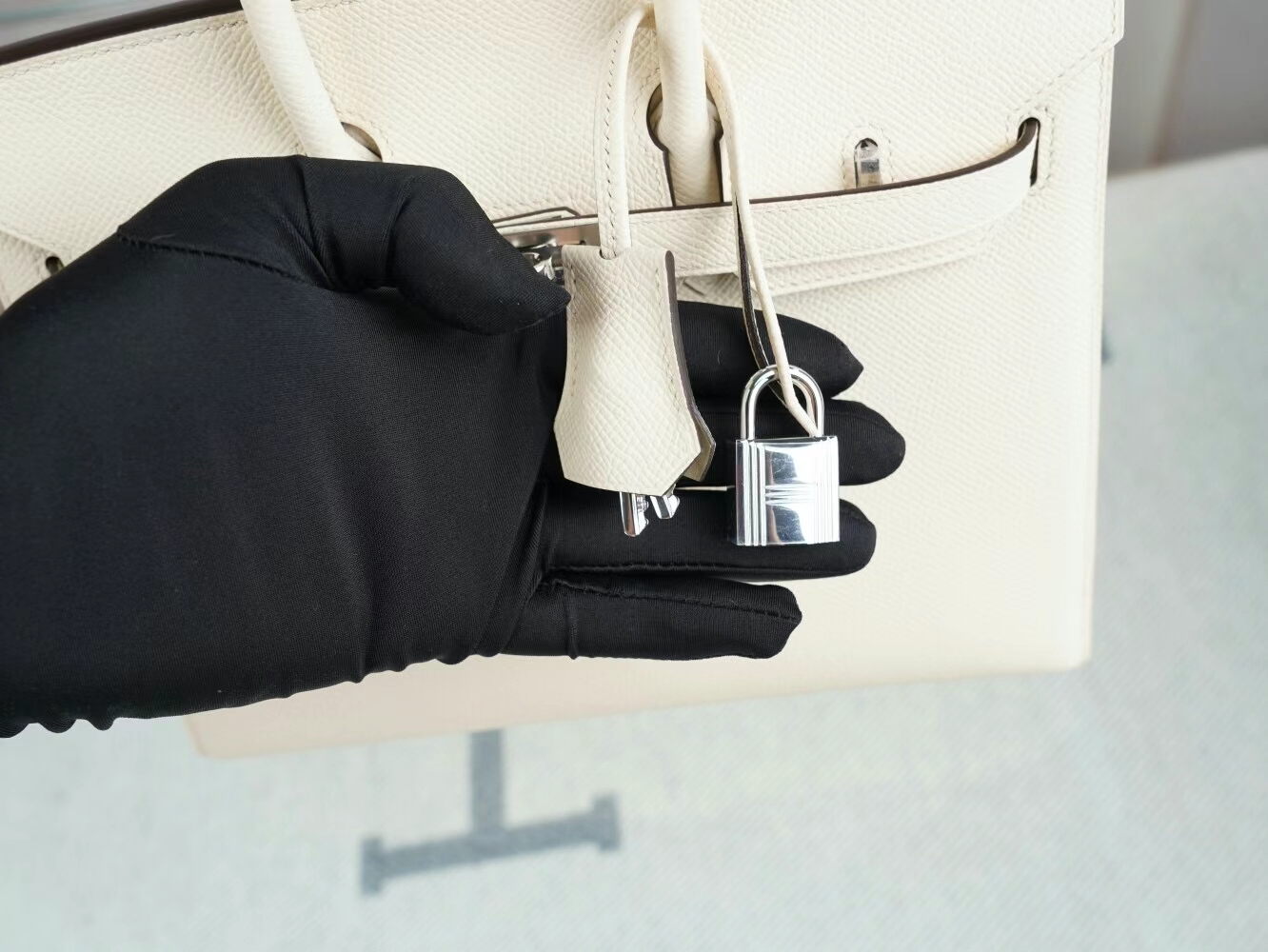 爱马仕铂金包价格 Hermes I2奶油白Nata Epsom皮Birkin包包25CM 银扣