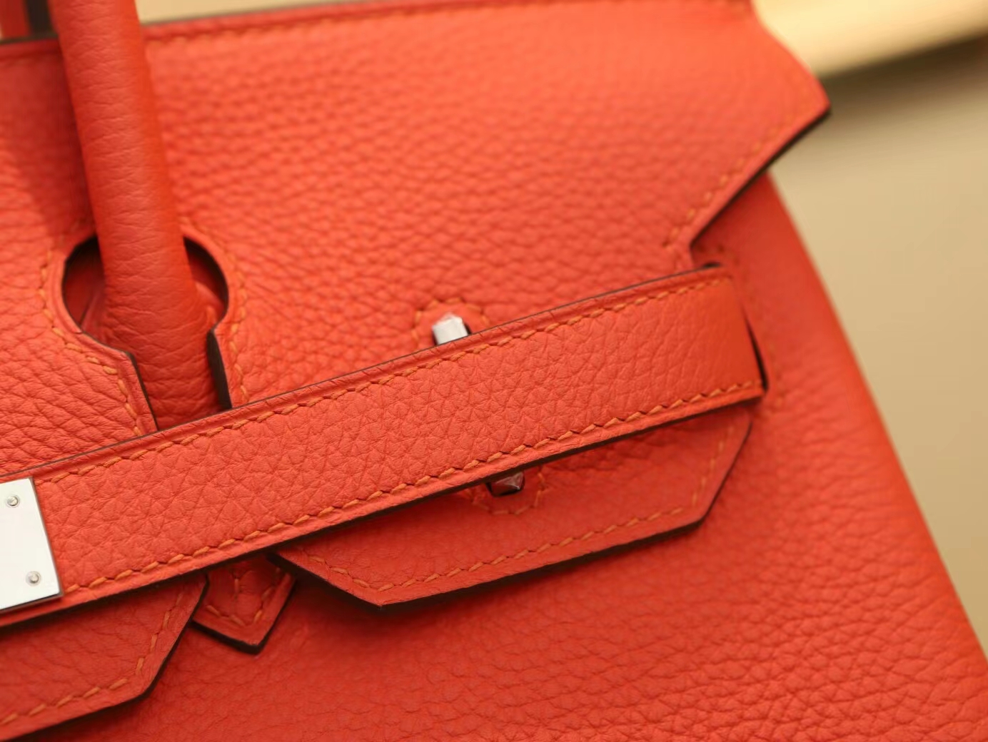 爱马仕包包官网 Hermes Birkin30CM 9T火焰红Capucine Togo皮铂金包 银扣