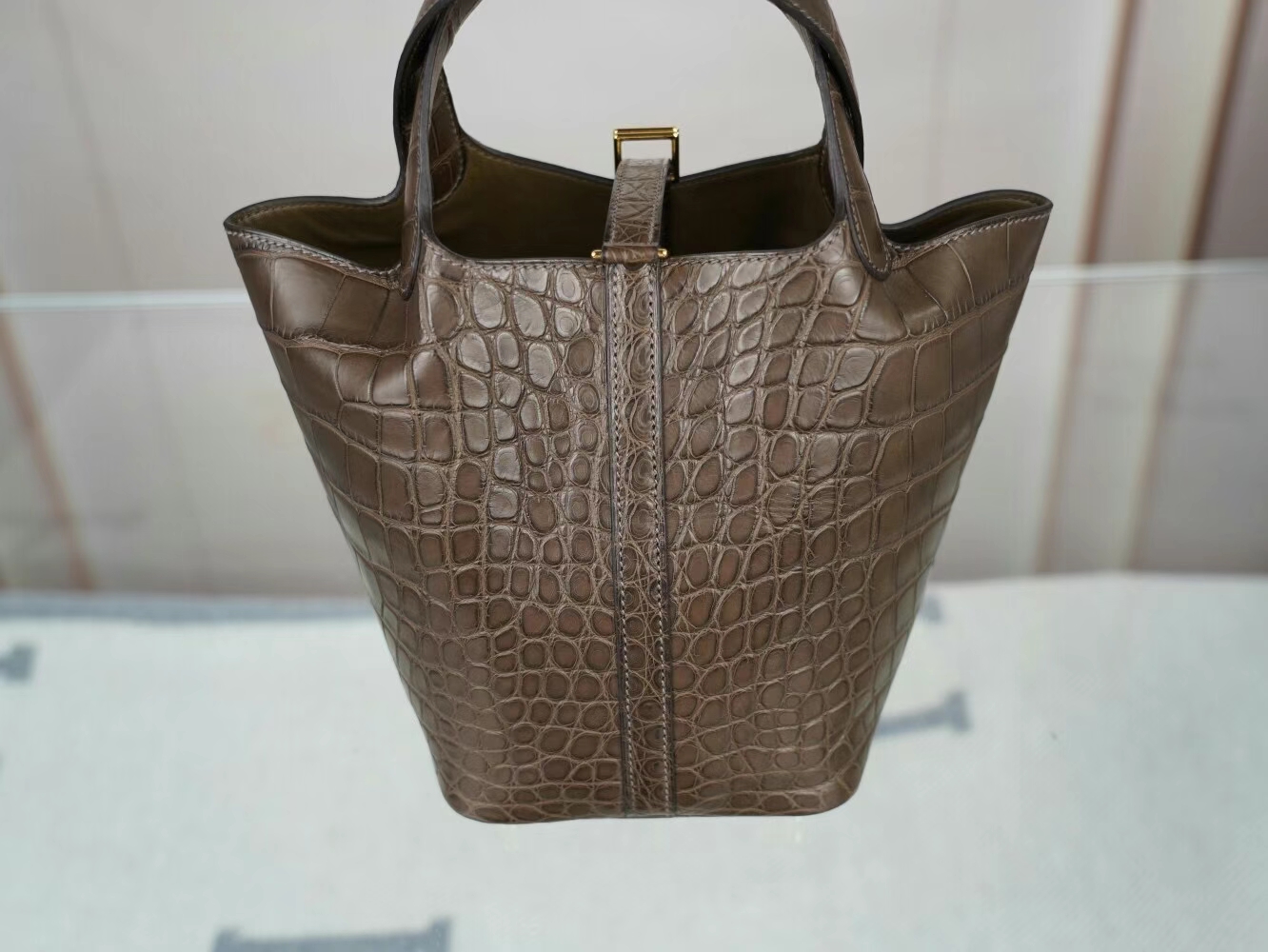 爱马仕Hermes Picotin Lock18CM CC46乌木色雾面方块鳄鱼皮菜篮子包 金扣