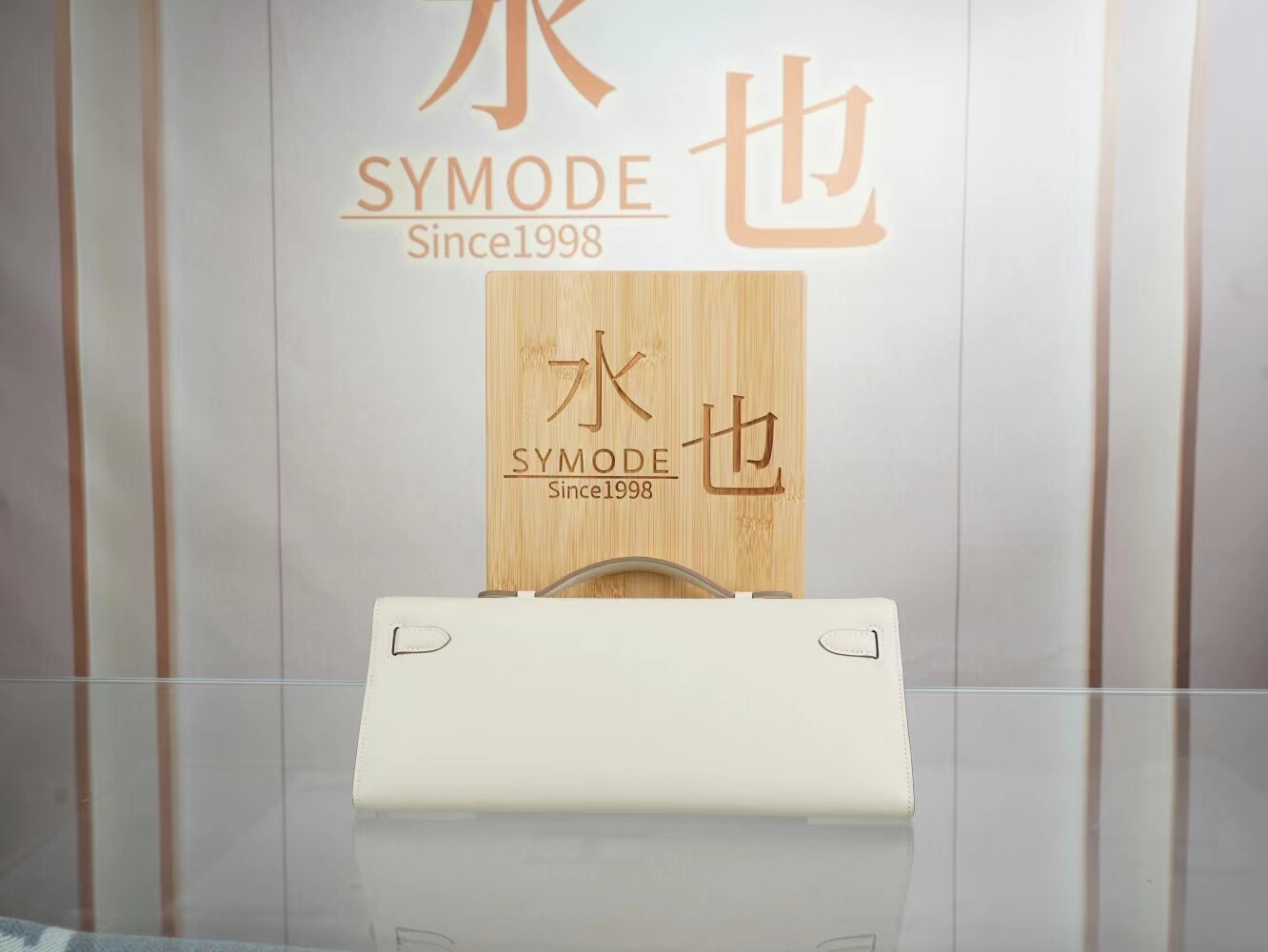 Hermes Kelly Cut31CM 爱马仕10奶昔白Craie Swift皮长款手拿包 银扣