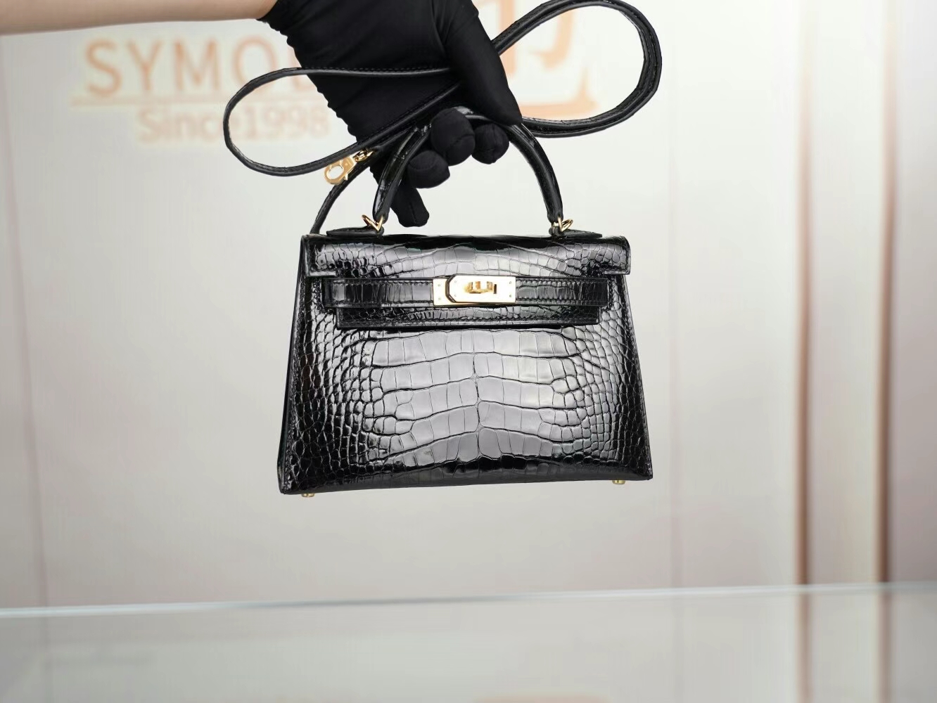 Hermes Mini Kelly19CM 爱马仕89黑色亮面方块鳄鱼皮迷你凯莉包二代 金扣