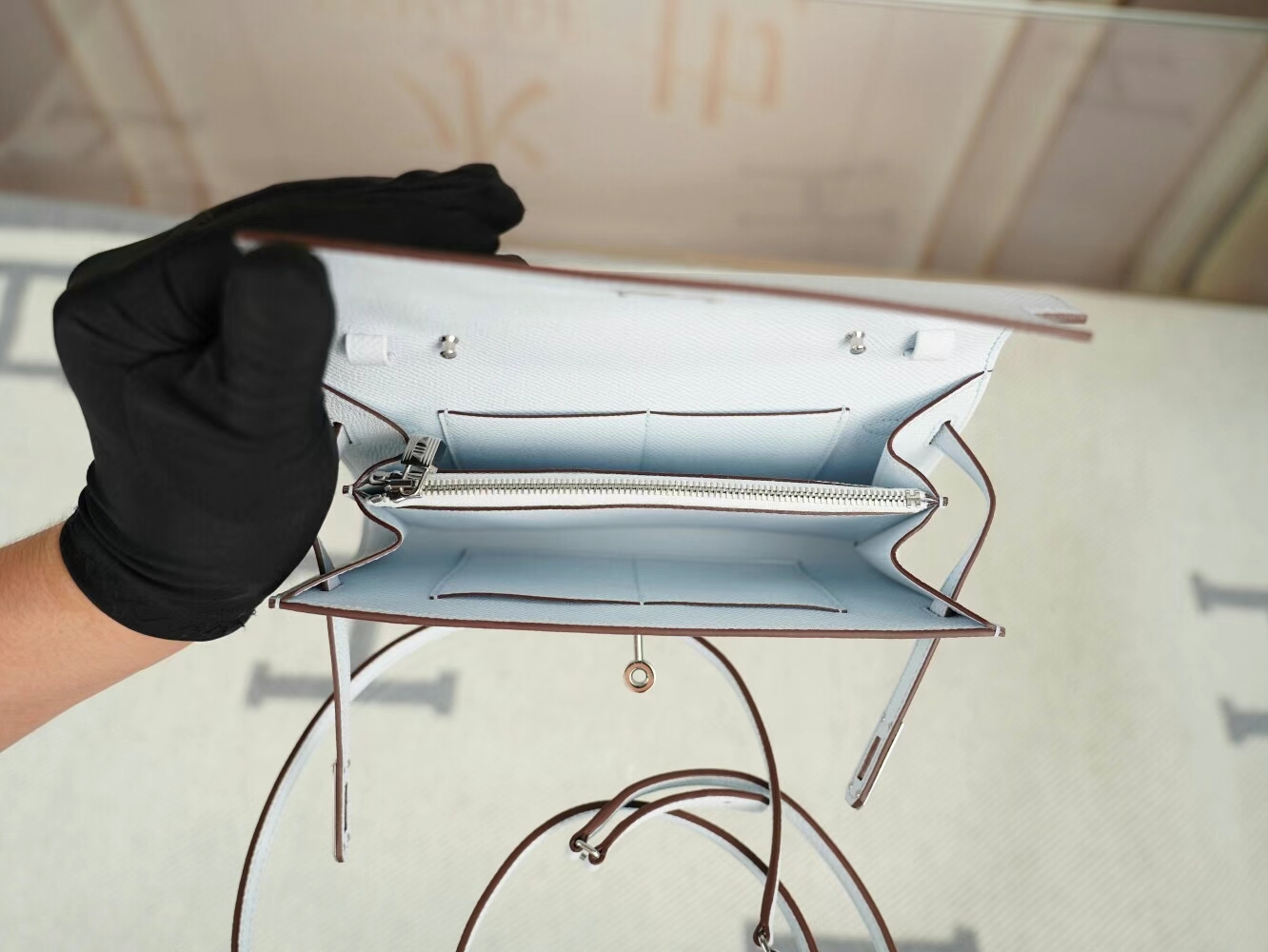 爱马仕包包官网 Hermes Kelly to go T0圣杯蓝Epsom皮凯莉空姐包 银扣
