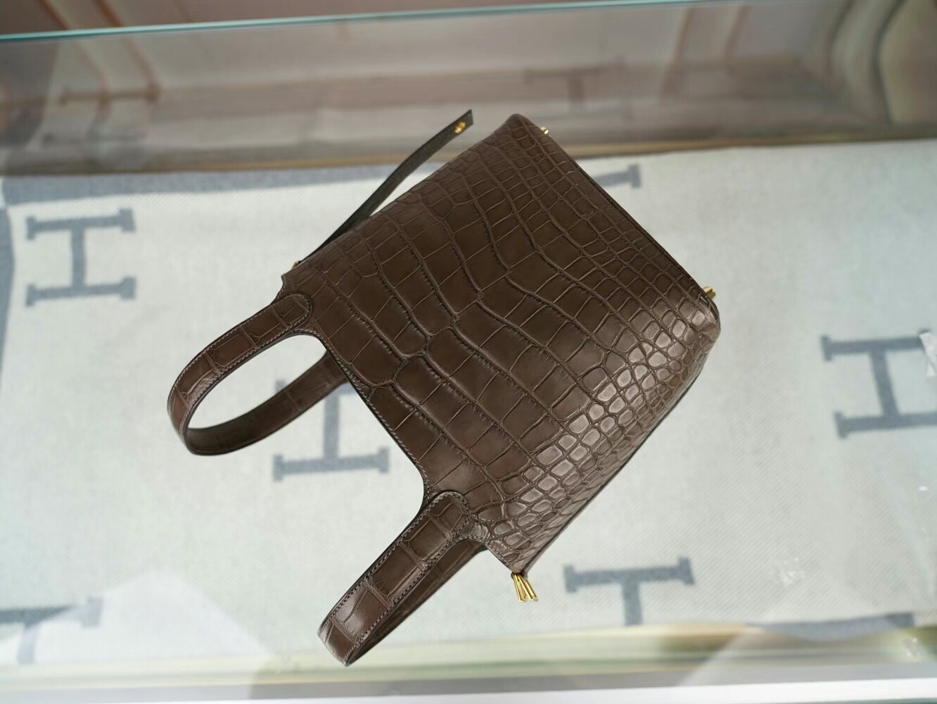 爱马仕Hermes Picotin Lock18CM CC46乌木色雾面方块鳄鱼皮菜篮子包 金扣